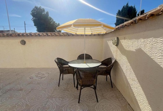 Resale - Villa - Torrevieja