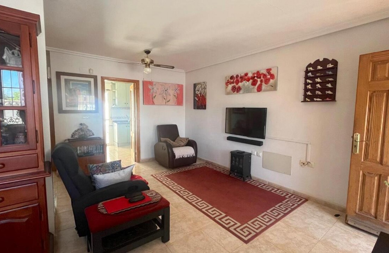 Resale - Villa - Torrevieja