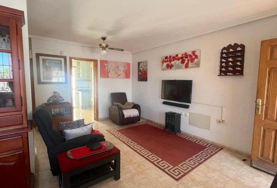 Resale - Villa - Torrevieja