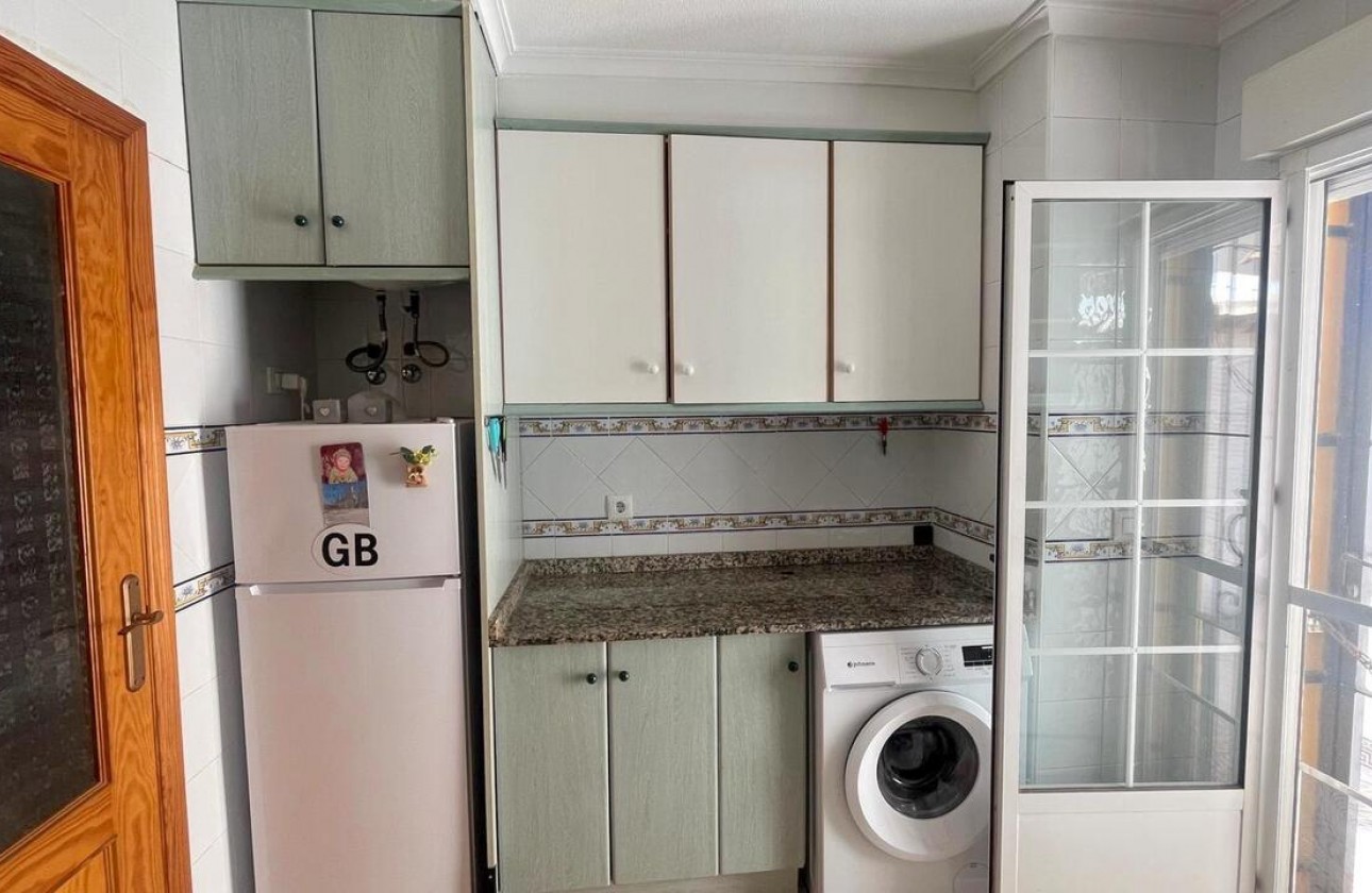 Resale - Villa - Torrevieja