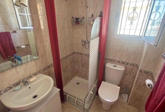 Resale - Villa - Torrevieja