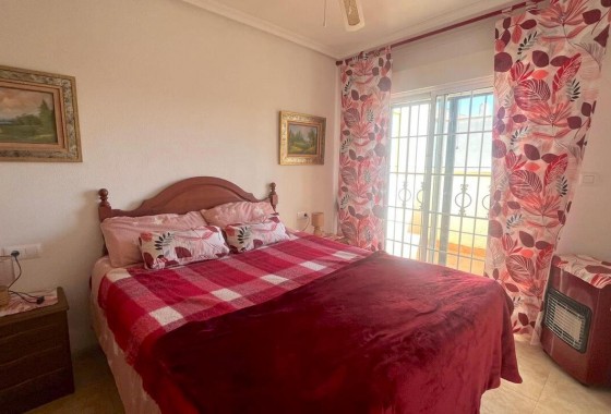 Resale - Villa - Torrevieja