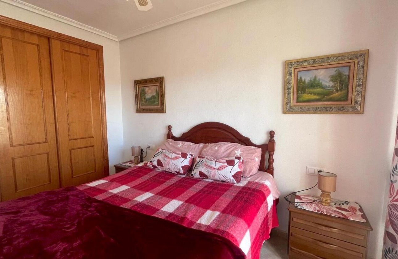 Resale - Villa - Torrevieja