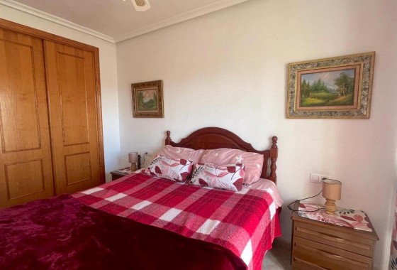 Resale - Villa - Torrevieja