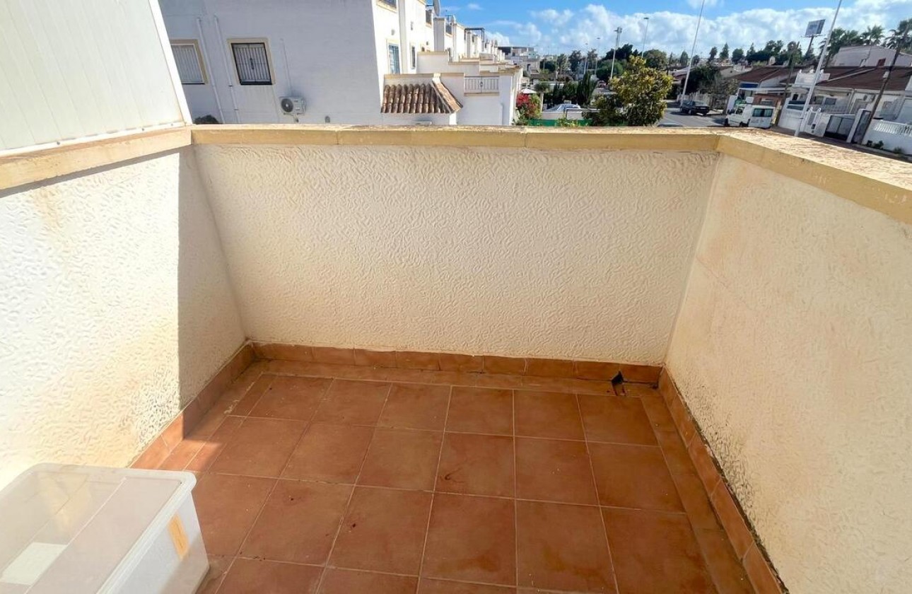 Resale - Villa - Torrevieja