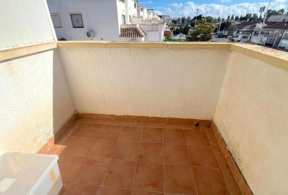 Resale - Villa - Torrevieja