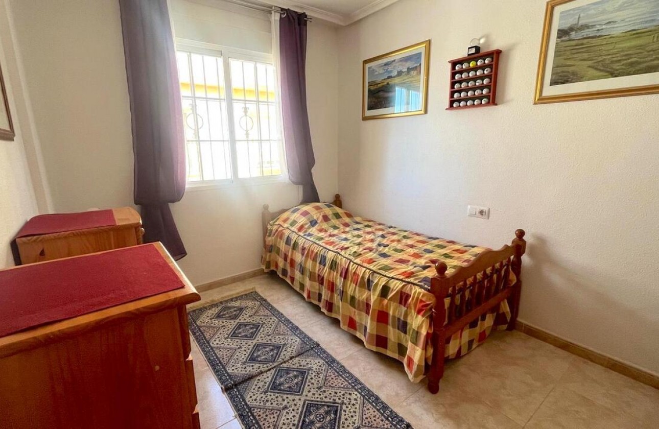 Resale - Villa - Torrevieja