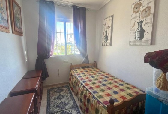 Resale - Villa - Torrevieja