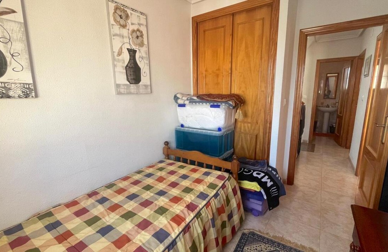 Resale - Villa - Torrevieja