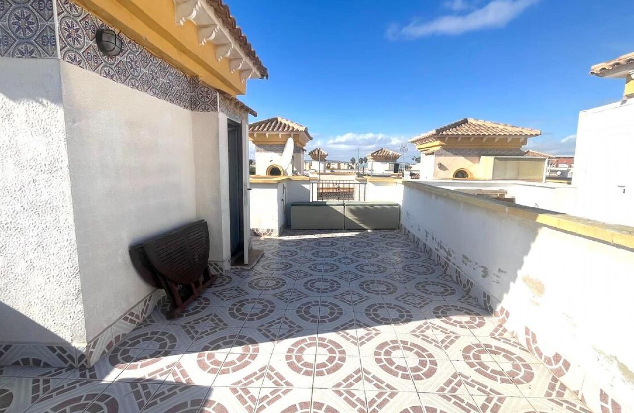 Resale - Villa - Torrevieja