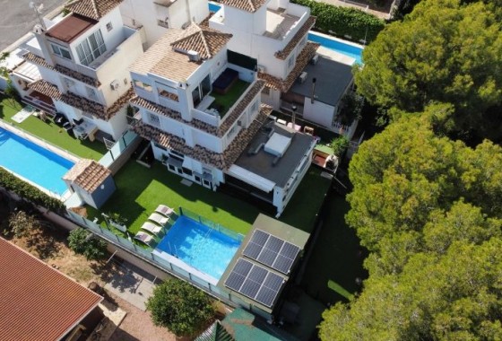 Resale - Villa - Orihuela Costa