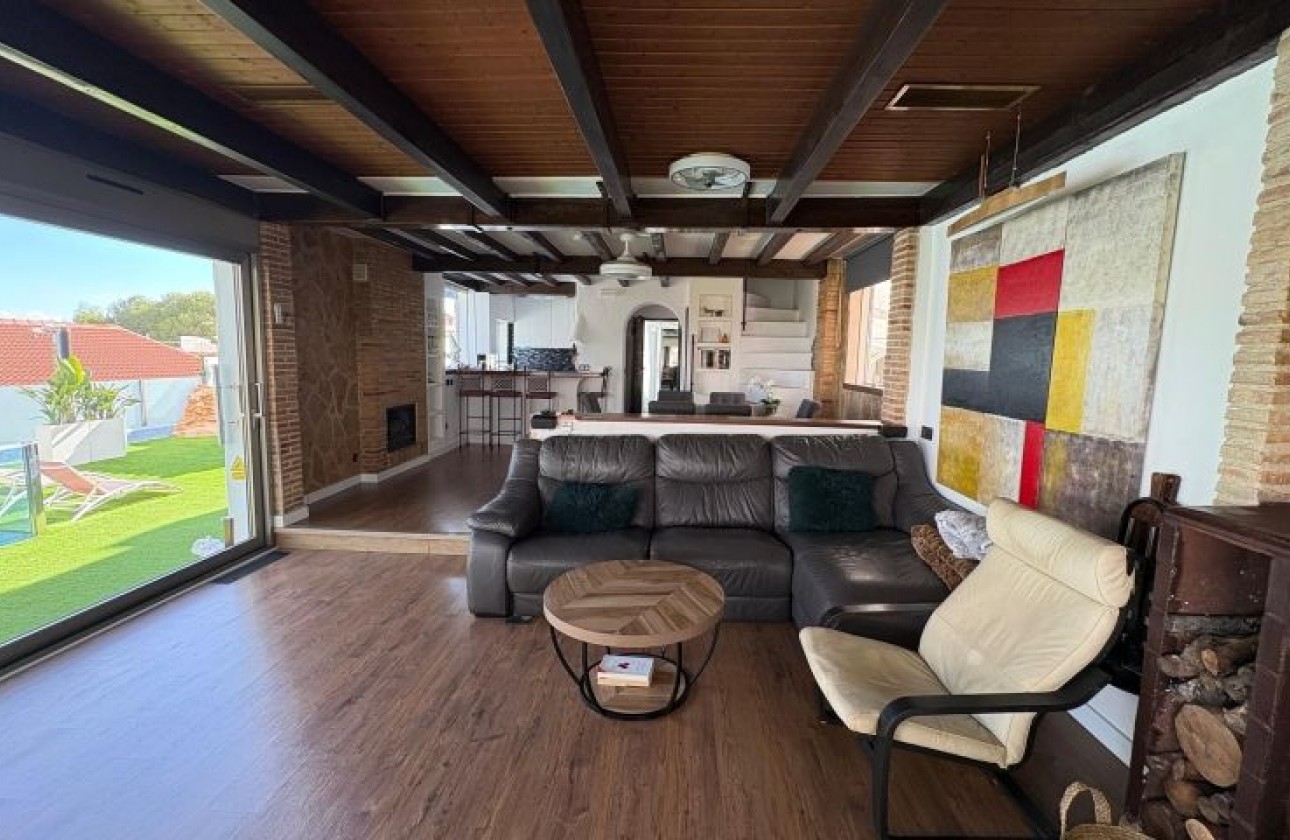 Resale - Villa - Orihuela Costa