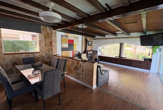 Resale - Villa - Orihuela Costa