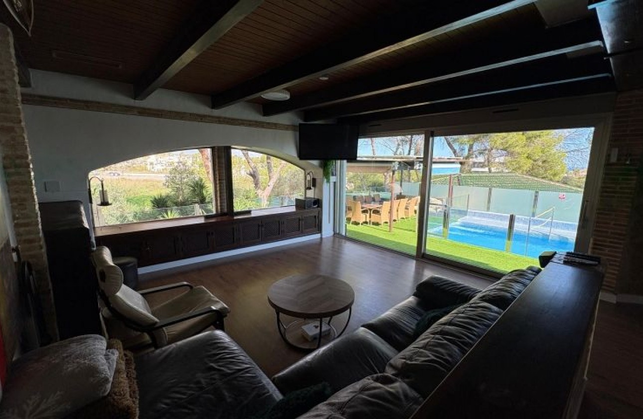 Resale - Villa - Orihuela Costa