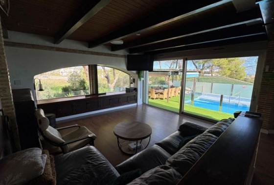 Resale - Villa - Orihuela Costa