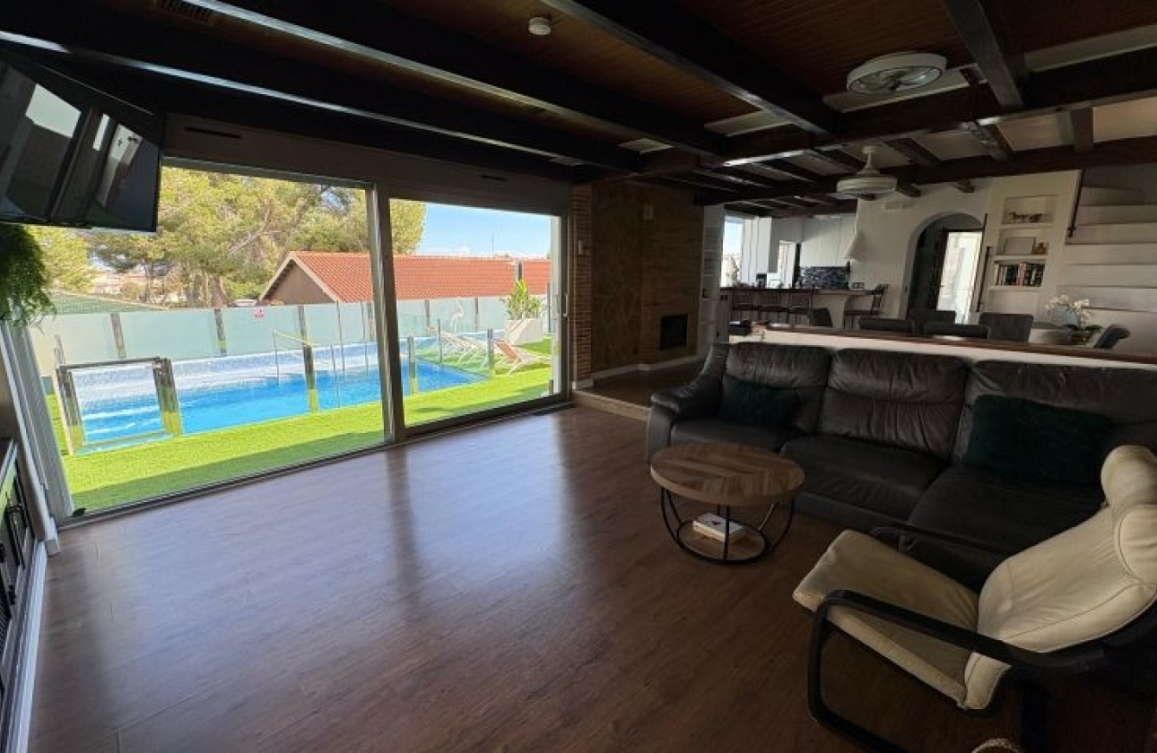 Resale - Villa - Orihuela Costa