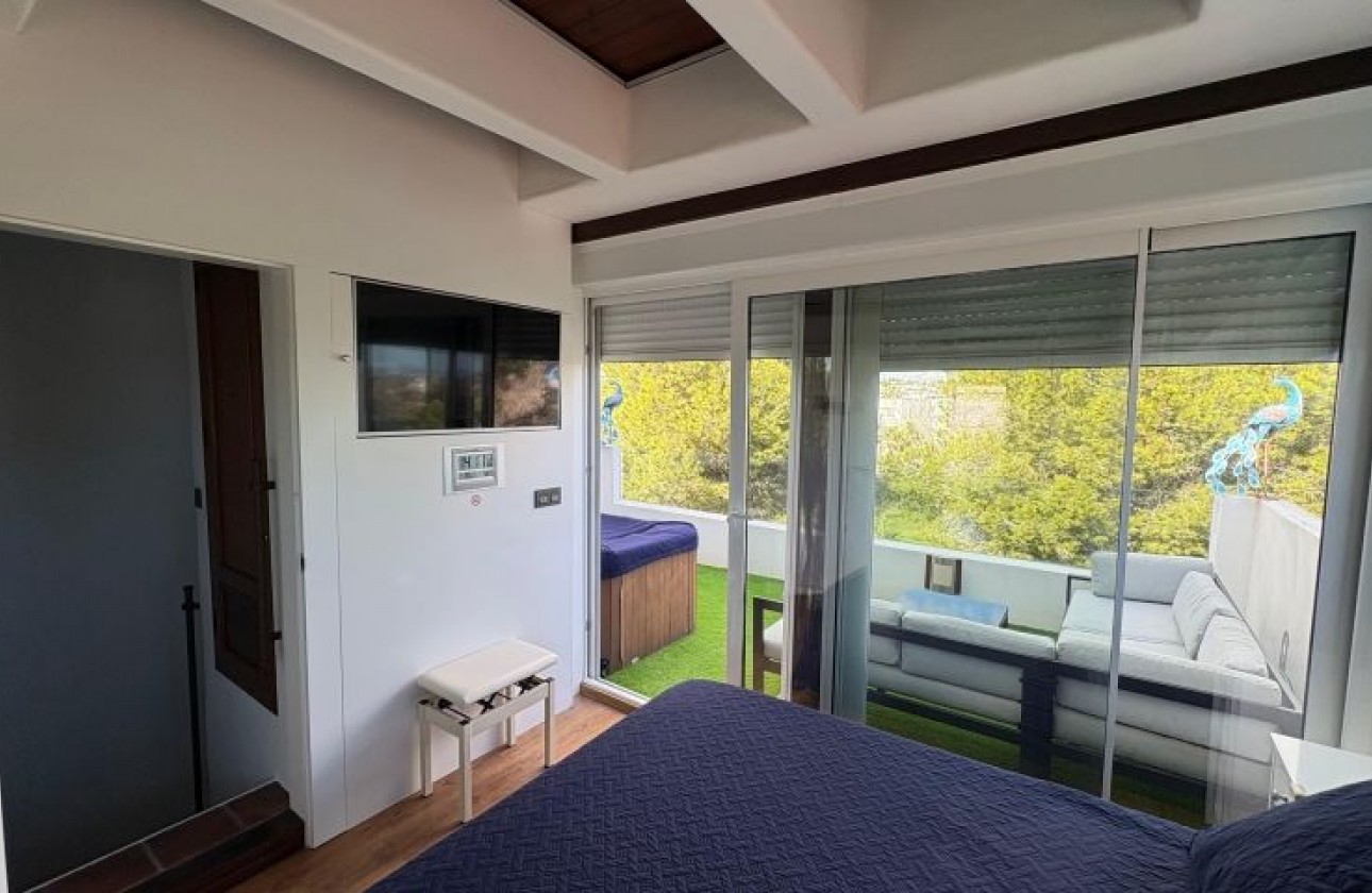 Resale - Villa - Orihuela Costa