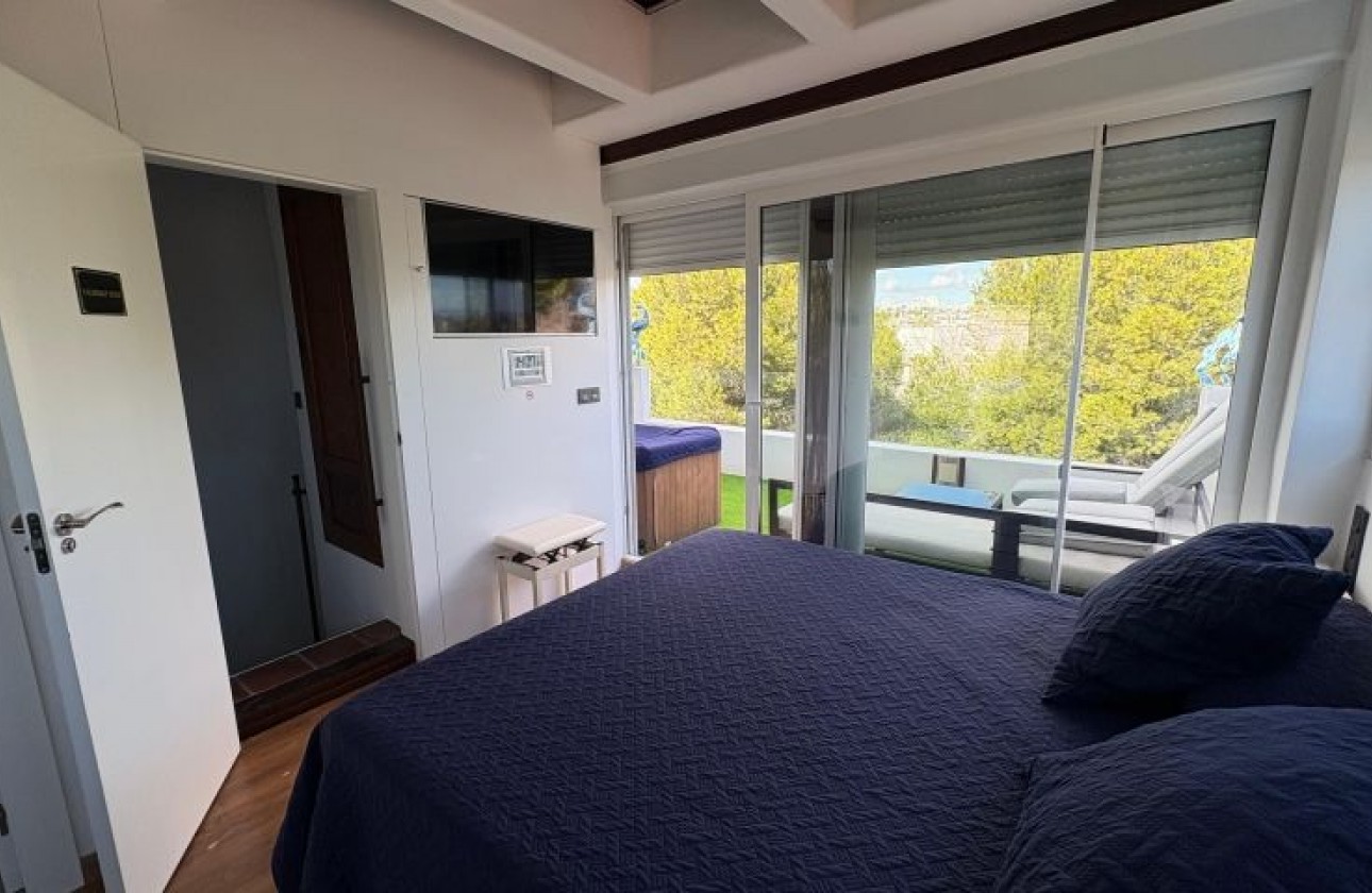 Resale - Villa - Orihuela Costa