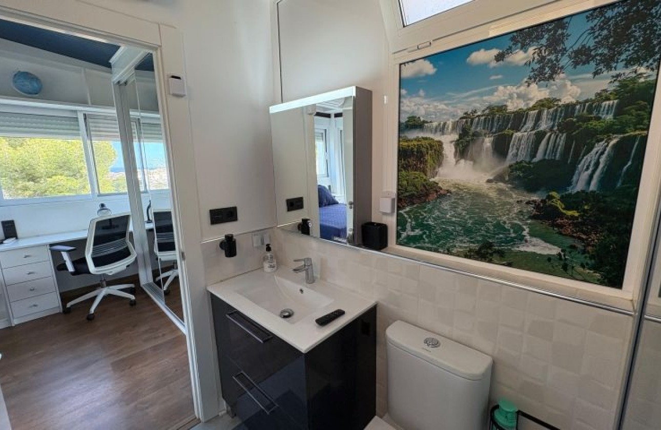 Resale - Villa - Orihuela Costa