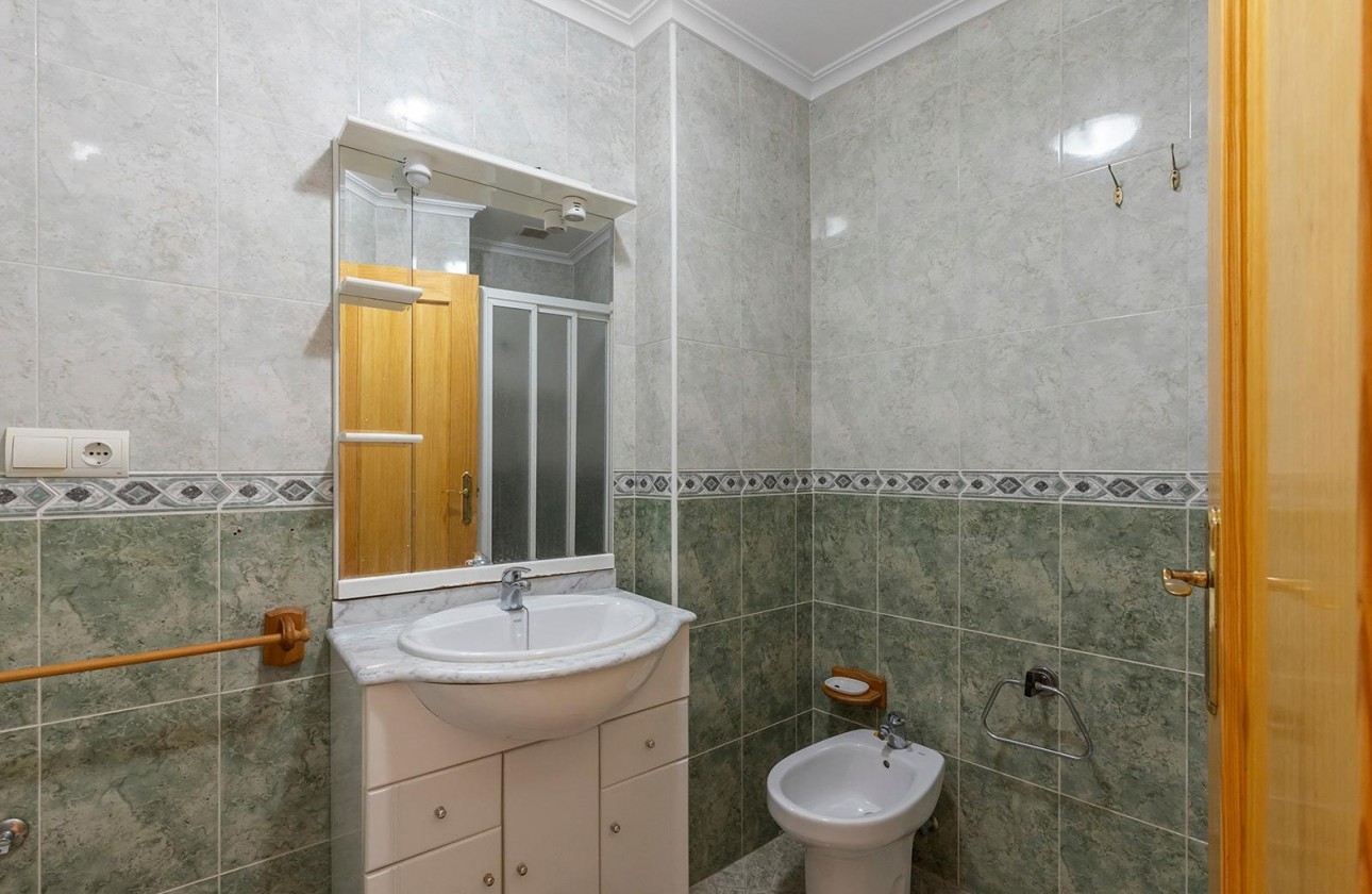 Resale - Apartment / flat - Torrevieja - La Mata