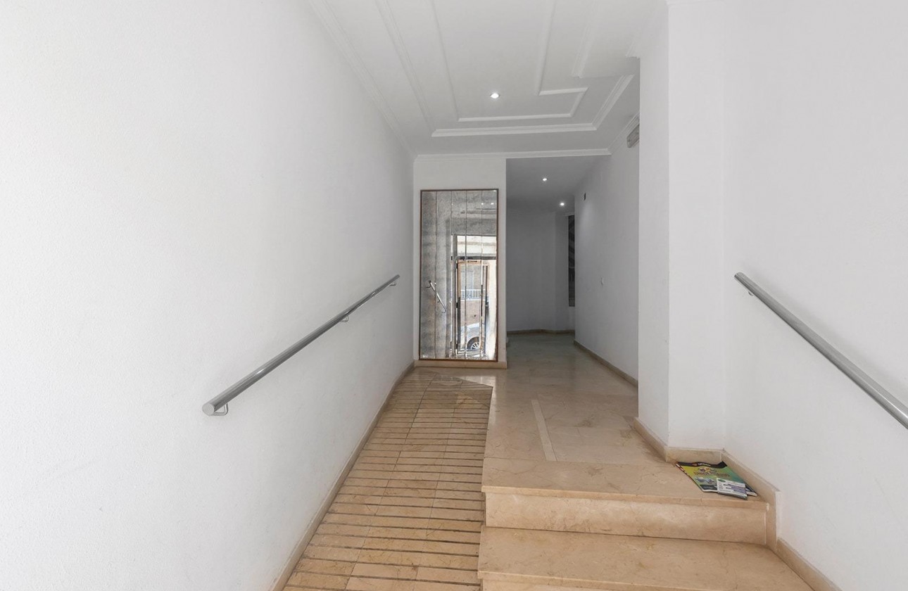 Resale - Apartment / flat - Torrevieja - La Mata