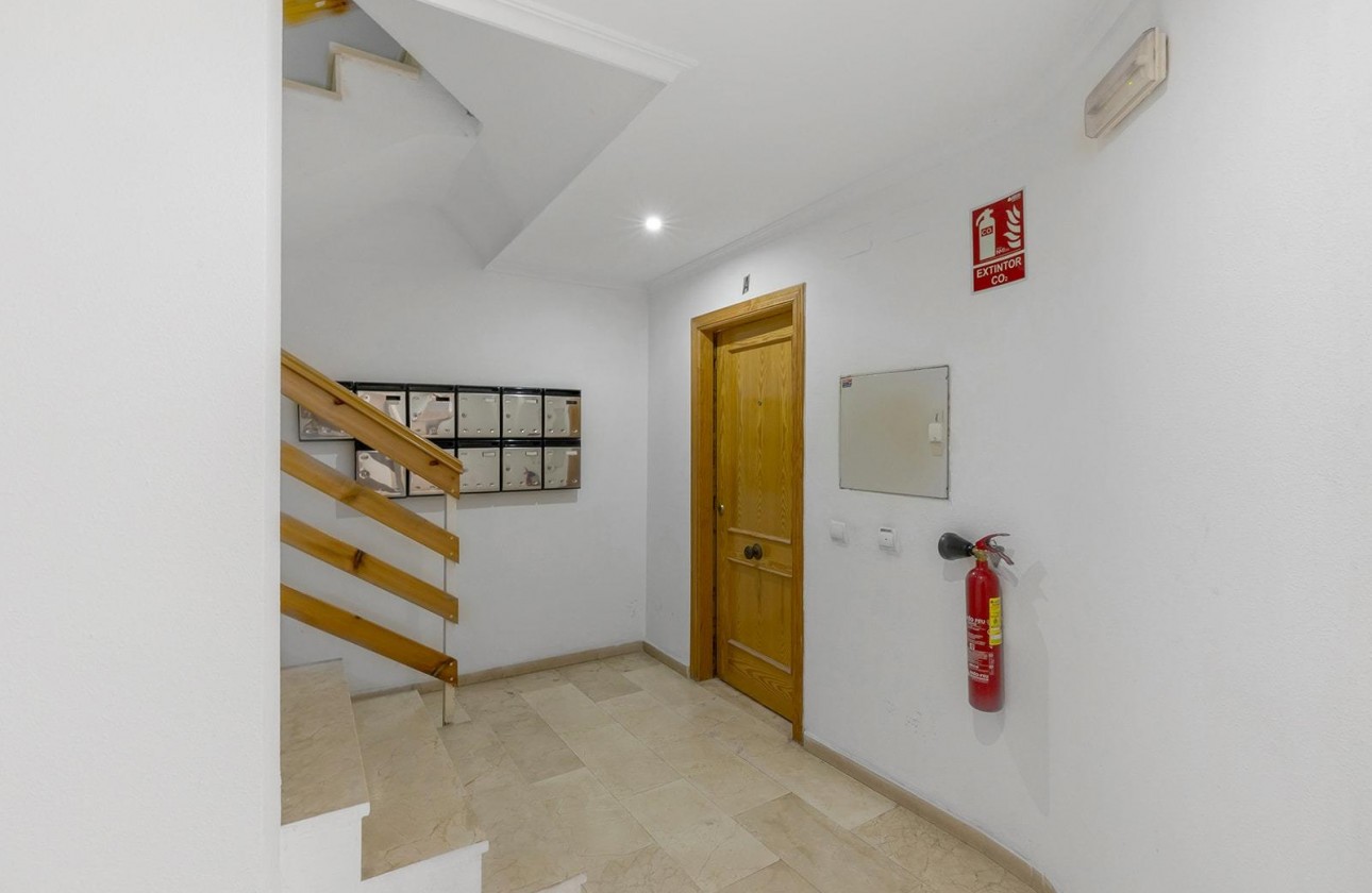 Resale - Apartment / flat - Torrevieja - La Mata