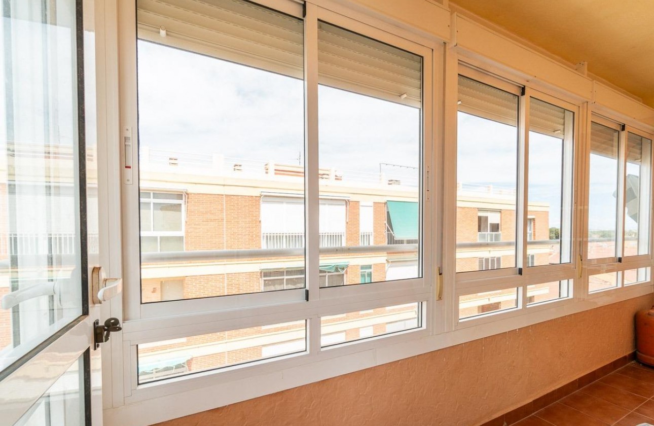 Resale - Apartment / flat - Torrevieja - Playa de los Naufragos
