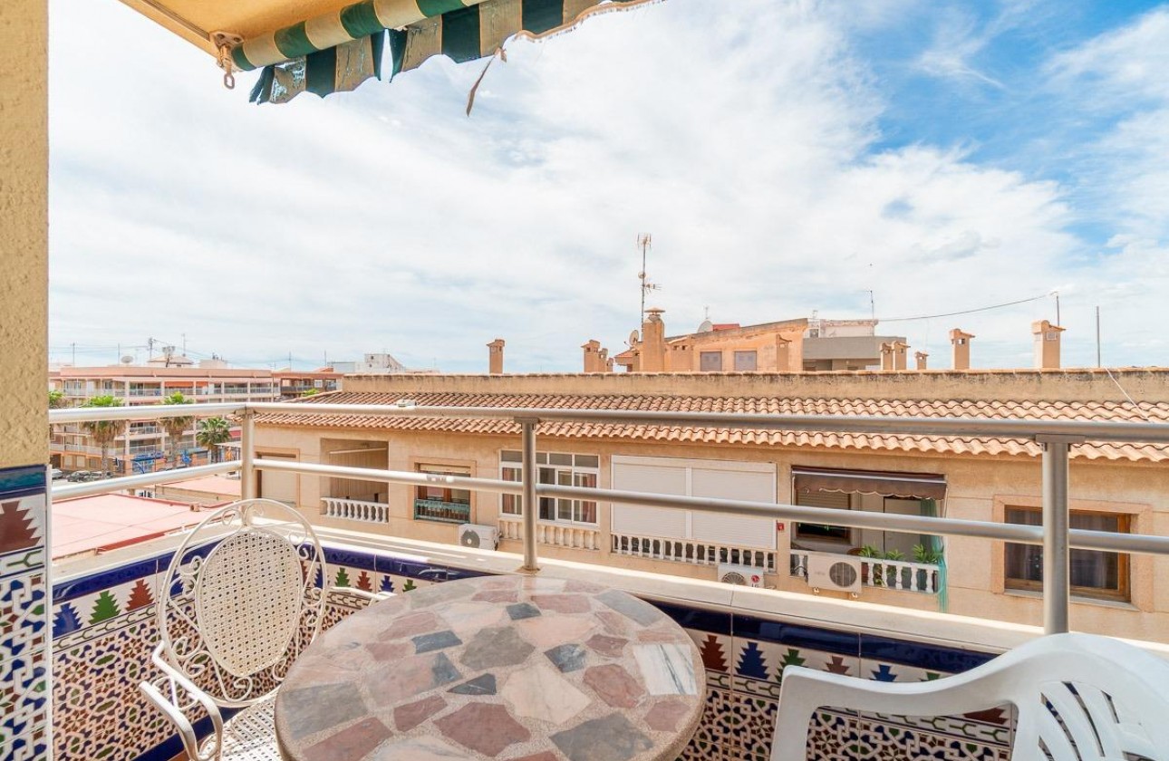 Resale - Apartment / flat - Torrevieja - Playa de los Naufragos