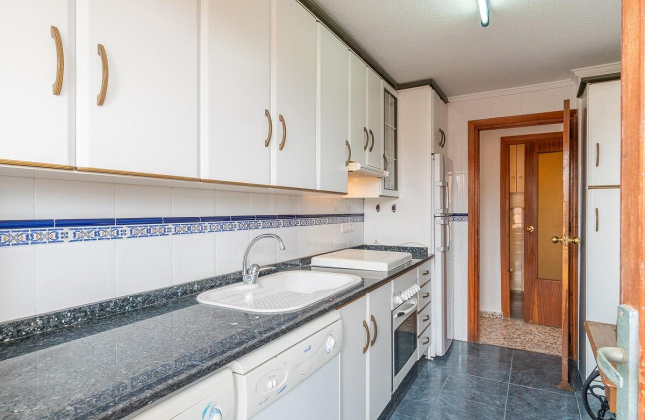 Resale - Apartment / flat - Torrevieja - Playa de los Naufragos