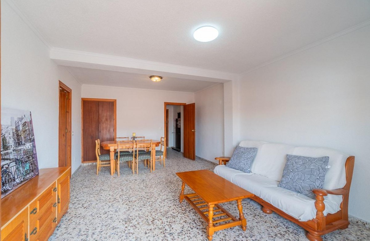 Resale - Apartment / flat - Torrevieja - Playa de los Naufragos