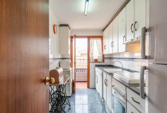 Resale - Apartment / flat - Torrevieja - Playa de los Naufragos