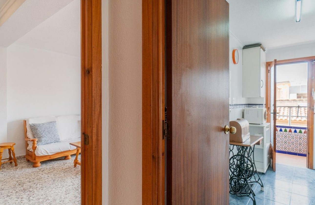 Resale - Apartment / flat - Torrevieja - Playa de los Naufragos