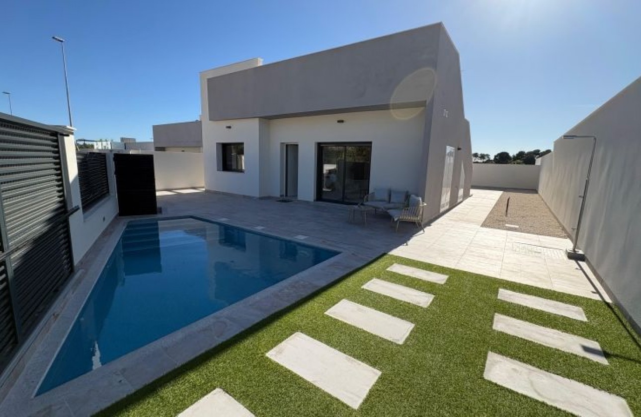 Resale - Villa - Pinar de Campoverde