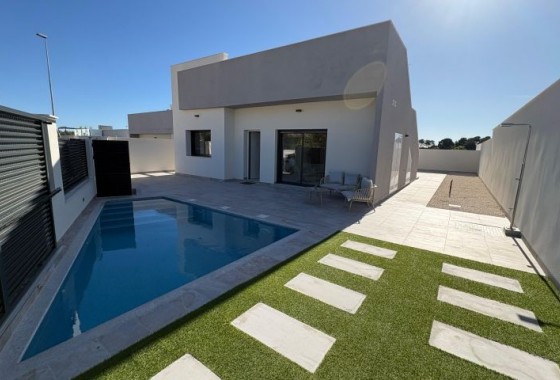 Resale - Villa - Pinar de Campoverde