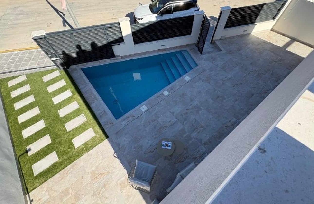 Resale - Villa - Pinar de Campoverde