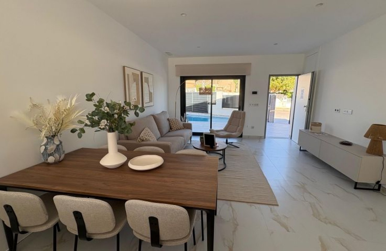 Resale - Villa - Pinar de Campoverde