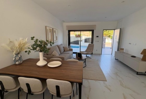 Resale - Villa - Pinar de Campoverde