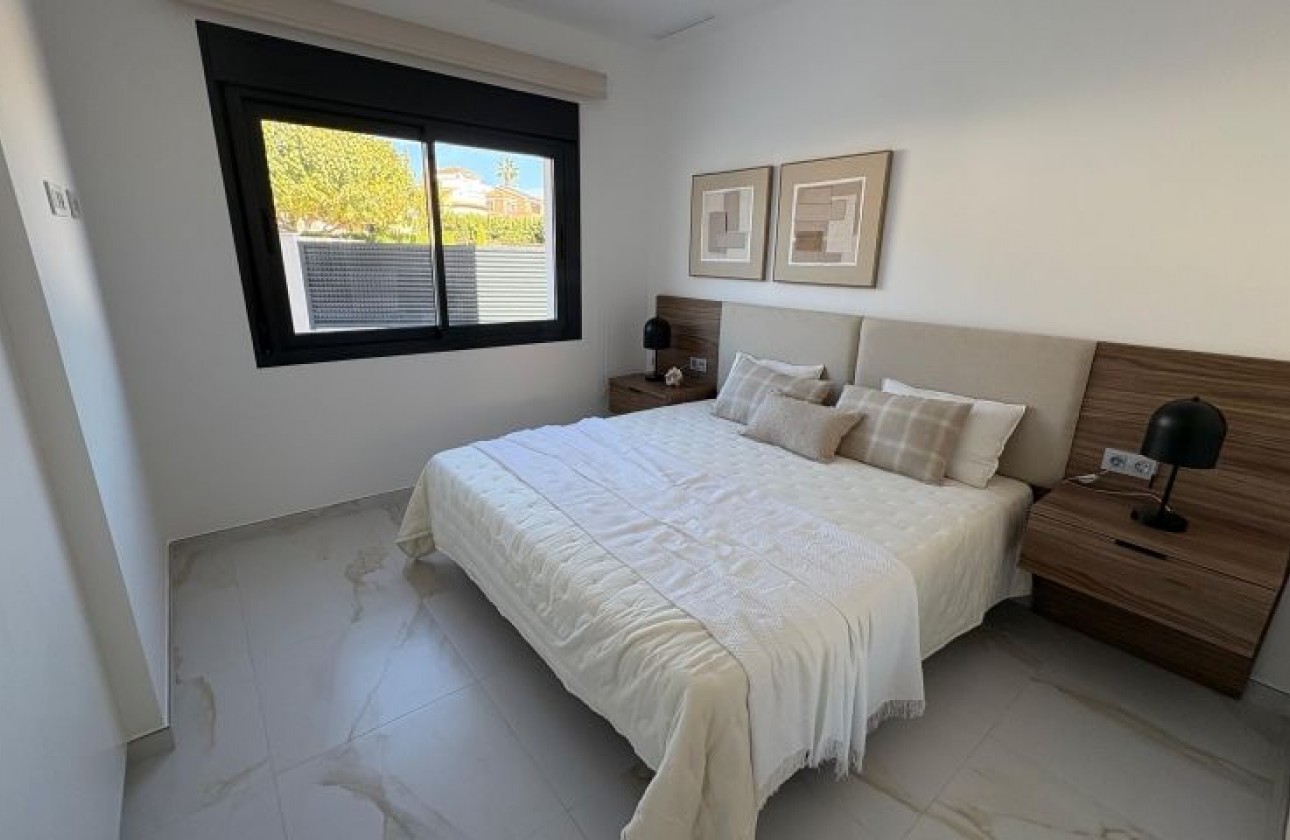 Resale - Villa - Pinar de Campoverde