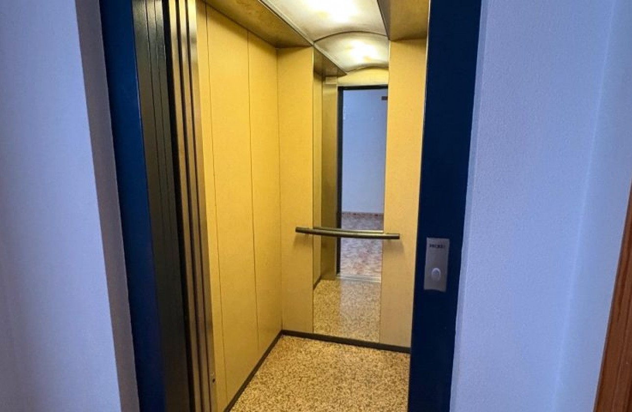 Resale - Apartment / flat - Torrevieja - torrevieja