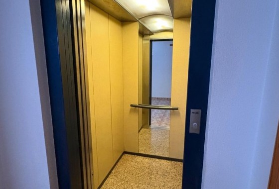 Resale - Apartment / flat - Torrevieja - torrevieja