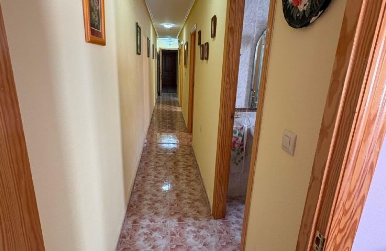 Resale - Apartment / flat - Torrevieja - torrevieja