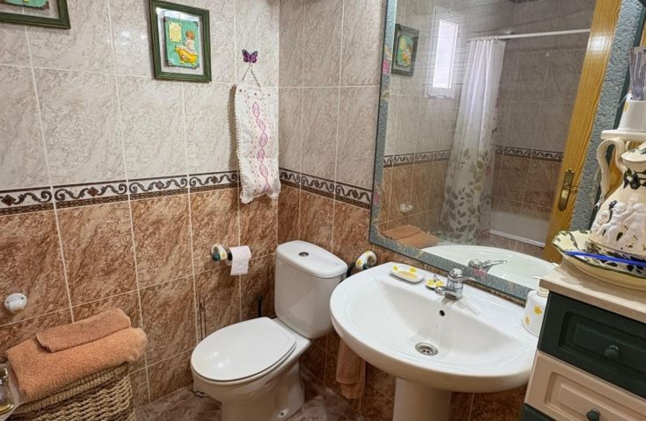 Resale - Apartment / flat - Torrevieja - torrevieja