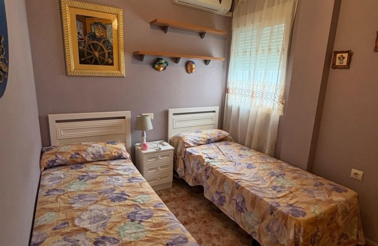 Resale - Apartment / flat - Torrevieja - torrevieja