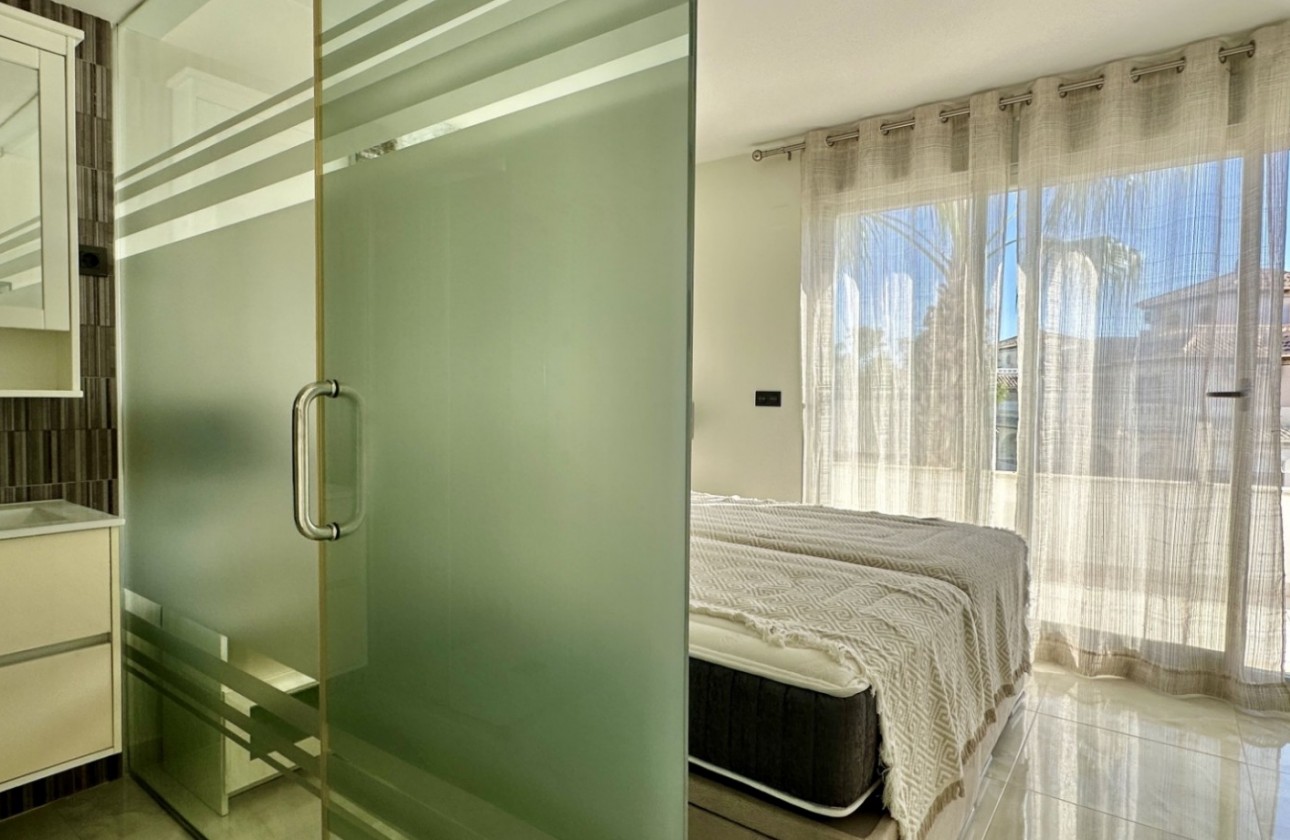 Revente - Villa - Orihuela Costa - Lomas de Cabo Roig