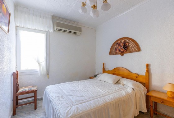 Resale - Bungalow - Torrevieja - La Siesta - El Salado - Torreta