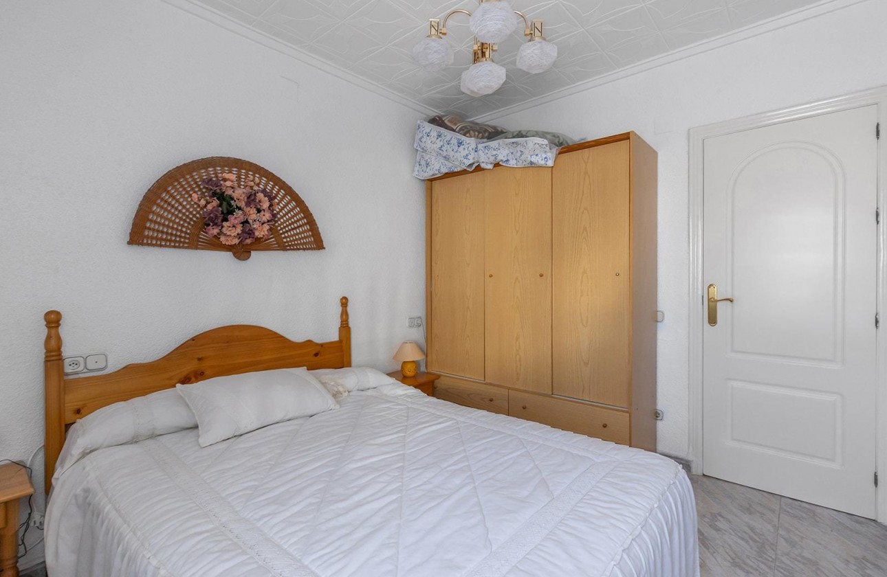 Resale - Bungalow - Torrevieja - La Siesta - El Salado - Torreta