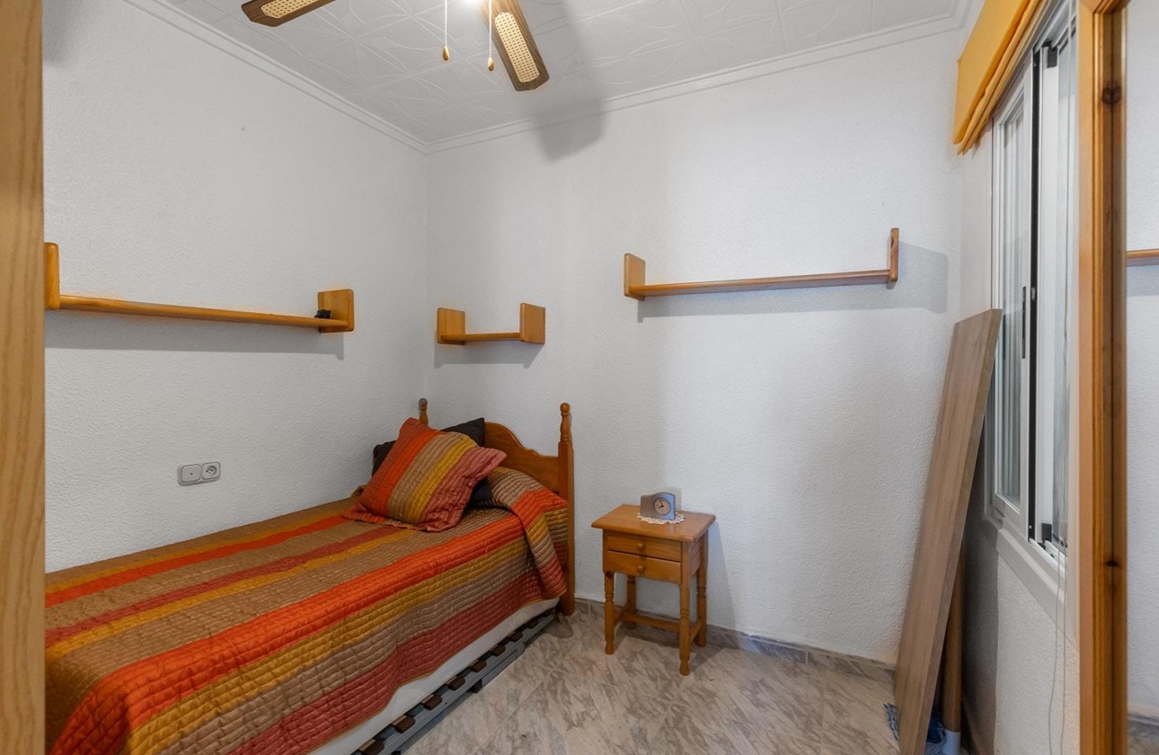 Resale - Bungalow - Torrevieja - La Siesta - El Salado - Torreta