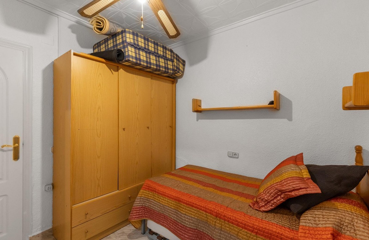 Resale - Bungalow - Torrevieja - La Siesta - El Salado - Torreta