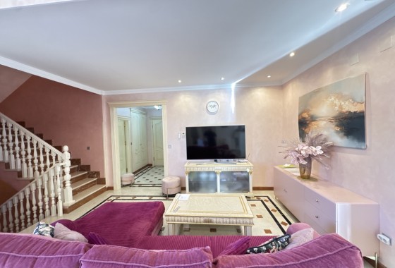 Resale - Villa - Cabo Roig