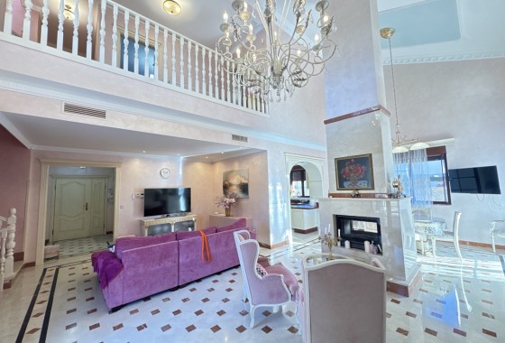 Resale - Villa - Cabo Roig